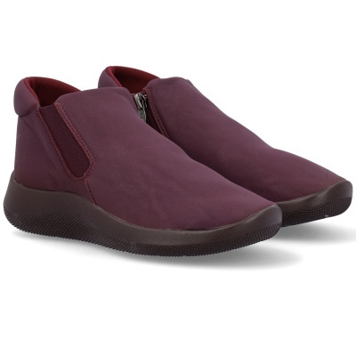 Botins vinho com sola preta e fecho de correr lateral