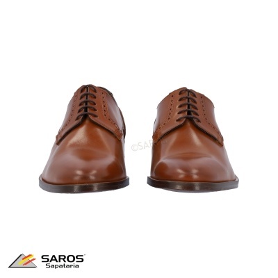 Sapatos clássicos masculinos castanhos de couro com atacadores pretos