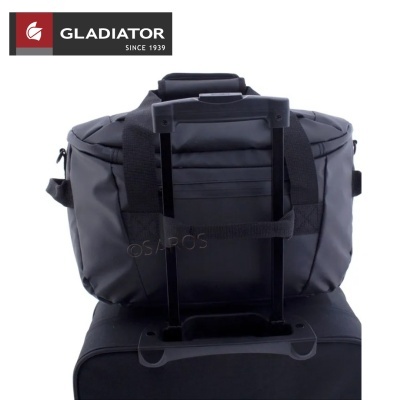 Bolsa de viagem preta GLADIATOR sobre mala preta com puxador