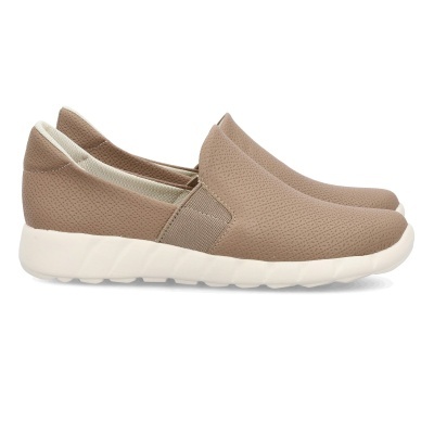 Ténis slip-on bege com sola branca e detalhe elástico lateral