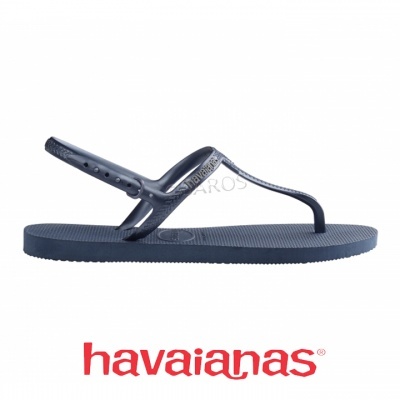 Sandália havaianas azul escura com sola de borracha e logo