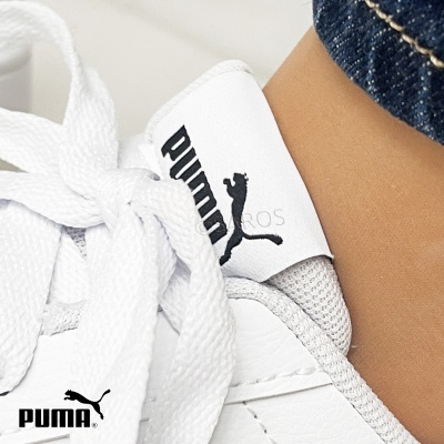 Ténis branco PUMA com etiqueta e atacadores brancos