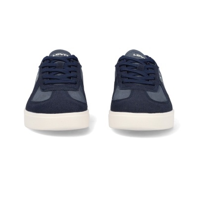 Par de sapatilhas azul escuro com sola branca