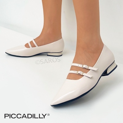 Sapatos bege da marca Piccadilly com tiras duplas e salto metálico