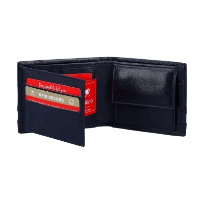 Carteira masculina preta em pele aberta com vários compartimentos e cartões visíveis