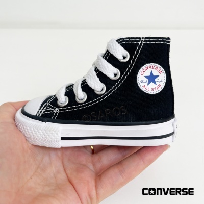 Ténis Converse All Star preto para criança com sola e atacadores brancos