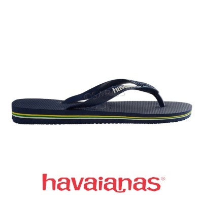 Chinelos Havaianas azul escuro com faixas amarelas e verdes e nome impresso