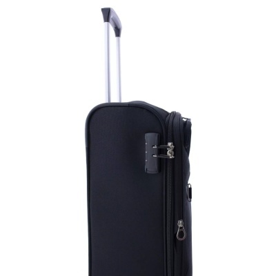 Mala de viagem preta com puxador telescópico e cadeado