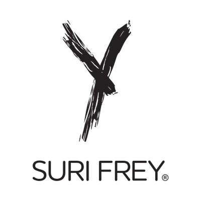 Logotipo com letra Y preta e texto SURI FREY ®