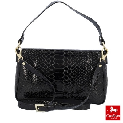 Mala preta Cavalinho com padrão de pele de cobra e duas alças