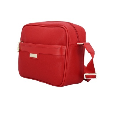 Mala vermelha em tecido com fecho e alça ajustável