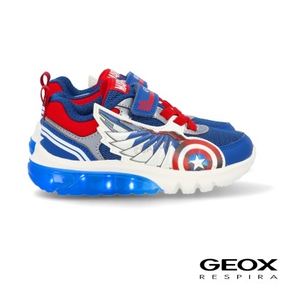 Tênis infantil azul, vermelho e branco com asas e escudo do Capitão América e sola azul com luzes LED