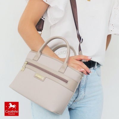 Mala de mão beige com fecho e alça castanha