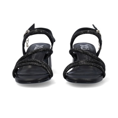 Sandálias pretas com tiras brilhantes e fivela prata