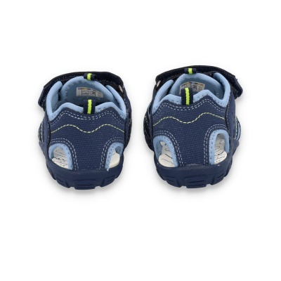 Sapatos infantis azuis e cinzentos com fecho de velcro