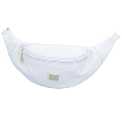 Pochete branca com fecho de correr prateado e placa metálica