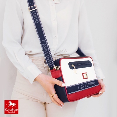Bolsa transversal Cavalinho vermelho, branco e azul marinho com alça e fecho dourado