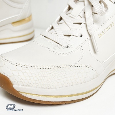 Tênis brancos SKECHERS com sola castanha clara e detalhes dourados