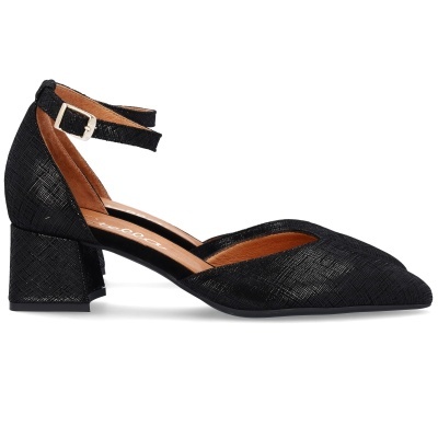 Sapato feminino preto com salto médio e tira no tornozelo