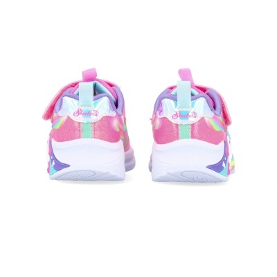 Ténis infantis coloridos com fecho de velcro vistos de trás.