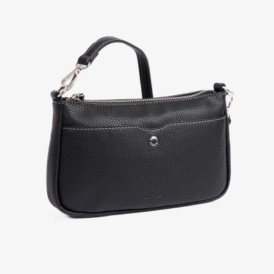 Mala preta pequena de couro com alça curta e fecho de correr metálico
