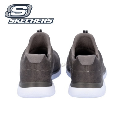 Ténis Skechers cinzentos com sola branca vistos de trás