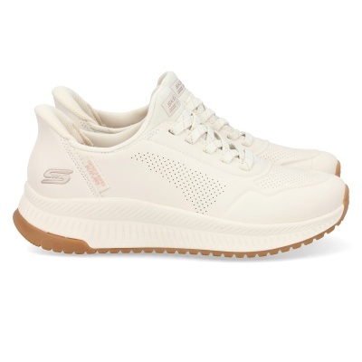 Ténis Skechers bege claro com sola castanha e detalhes perfurados