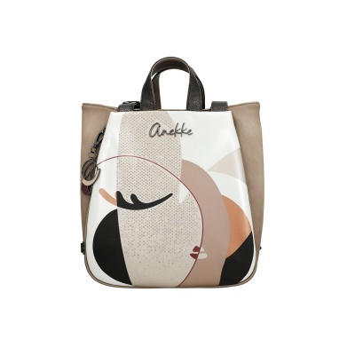 Mochila Anekke bege com padrão de rosto abstrato e tachas pequenas