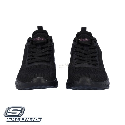 Ténis pretos Skechers frontais