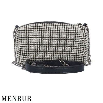 Mala de senhora MENBUR com cristais brilhantes e alça de corrente preta