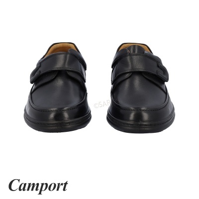 Sapatos pretos de couro com fecho em velcro