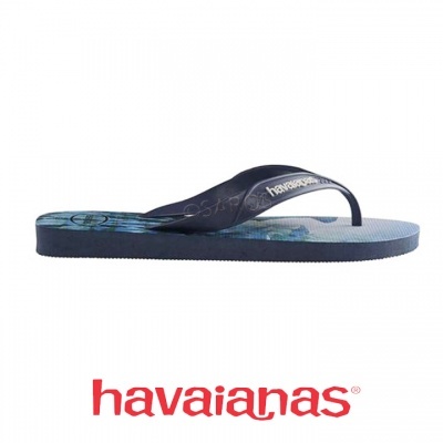 Chinelo Havaianas azul com tiras pretas e logotipo vermelho