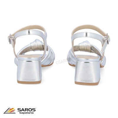 Sandálias prateadas femininas com salto baixo largo e tiras ajustáveis