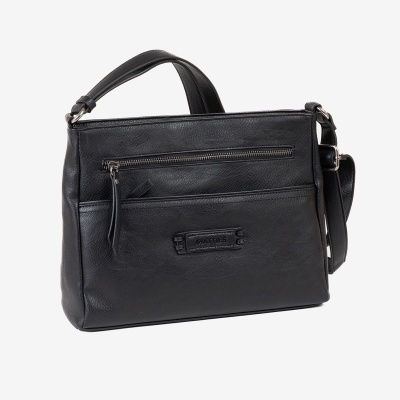 Mala de ombro preta em material sintético com fecho e etiqueta MATTIES