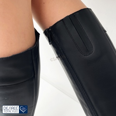 Botas pretas até ao joelho com fecho lateral em pele