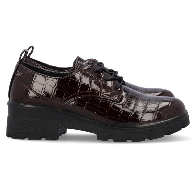 Sapatos Oxford femininos castanhos com padrão tipo crocodilo e sola preta