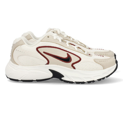 Par de ténis desportivos bege com sola branca e logótipo Nike preto e castanho