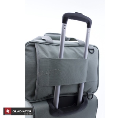 Mala de viagem cinza com bolsa de mão cinza fixada na alça telescópica