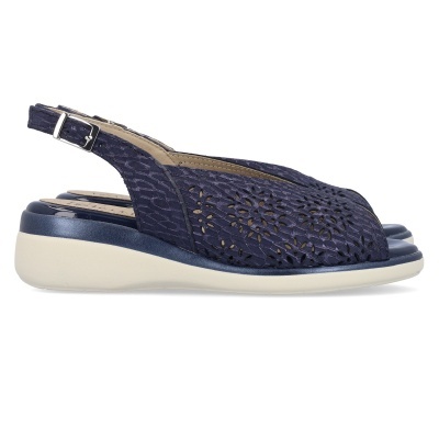 Sandálias de tecido azul escuro com padrão floral e salto baixo branco