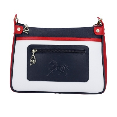 Mala carteira em tecido branco com detalhes em azul escuro e vermelho, bolso frontal com relevo de cavalo.