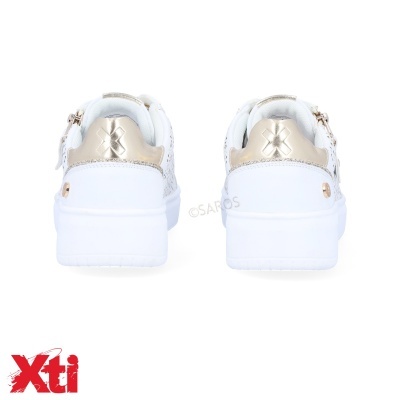 Tênis branco com detalhes dourados e fecho lateral