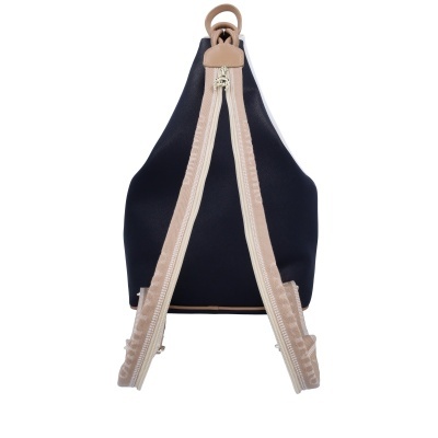 Mochila azul escuro com alças e detalhes bege