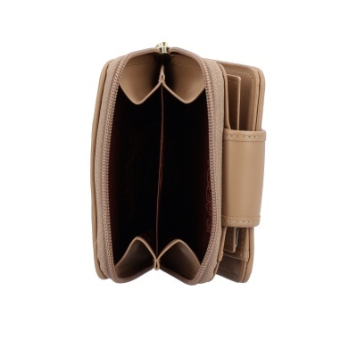 Carteira bege em couro sintético com fecho e divisórias internas