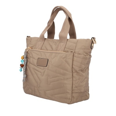 Mala bege matelassada com alças e enfeite de contas coloridas