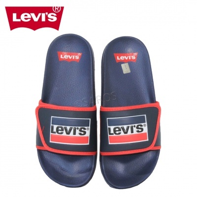 Chinelos Levi's azul escuro com detalhes vermelhos e logo na tira