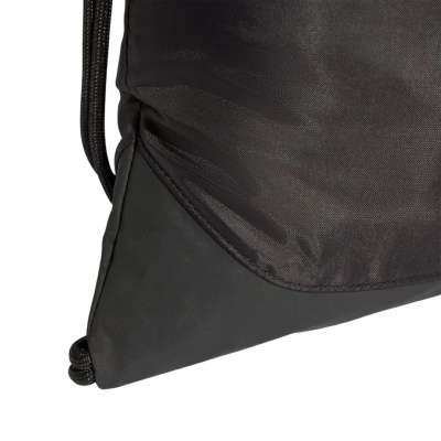 Base de mochila preta com tecido liso e texturizado e cordões grossos