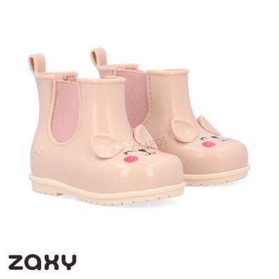 Botas de borracha cor-de-rosa claras com orelhas e rosto de animal para crianças.