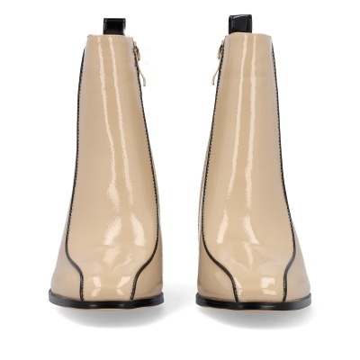 Botins bege em verniz com sola preta