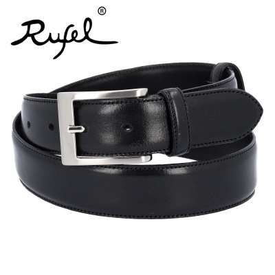 Cinto preto de pele com fivela metálica retangular