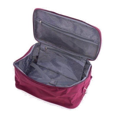 Mala de viagem vermelha aberta com interior cinzento e bolsos